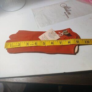 Stetson Gloves for Ladies, Pink or Sadle Tan. Over the wrist and hand stitched.